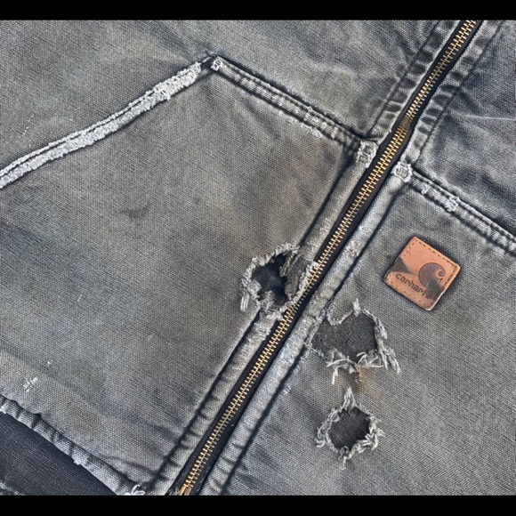 Large distressed Carhartt vest - Picture 2 of 4